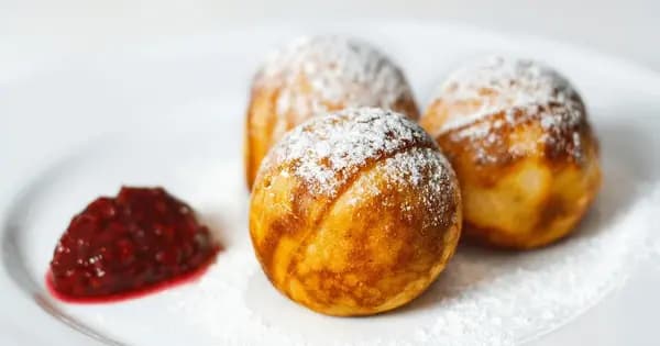 Udendørs julehygge med Gløgg og æbleskiver